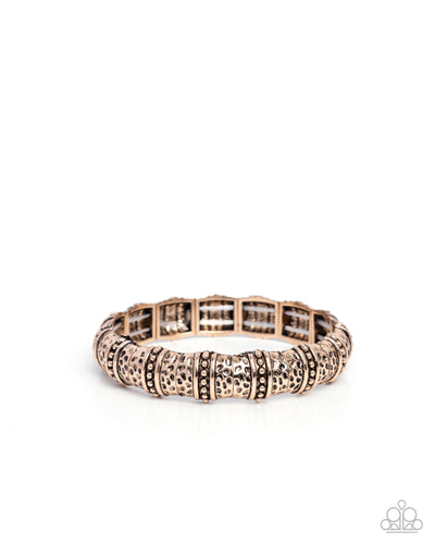 Paparazzi Hammered Homage - Gold