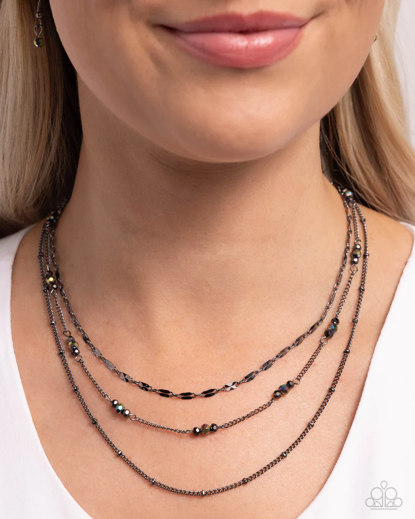 Paparazzi Luxe Layers - Black