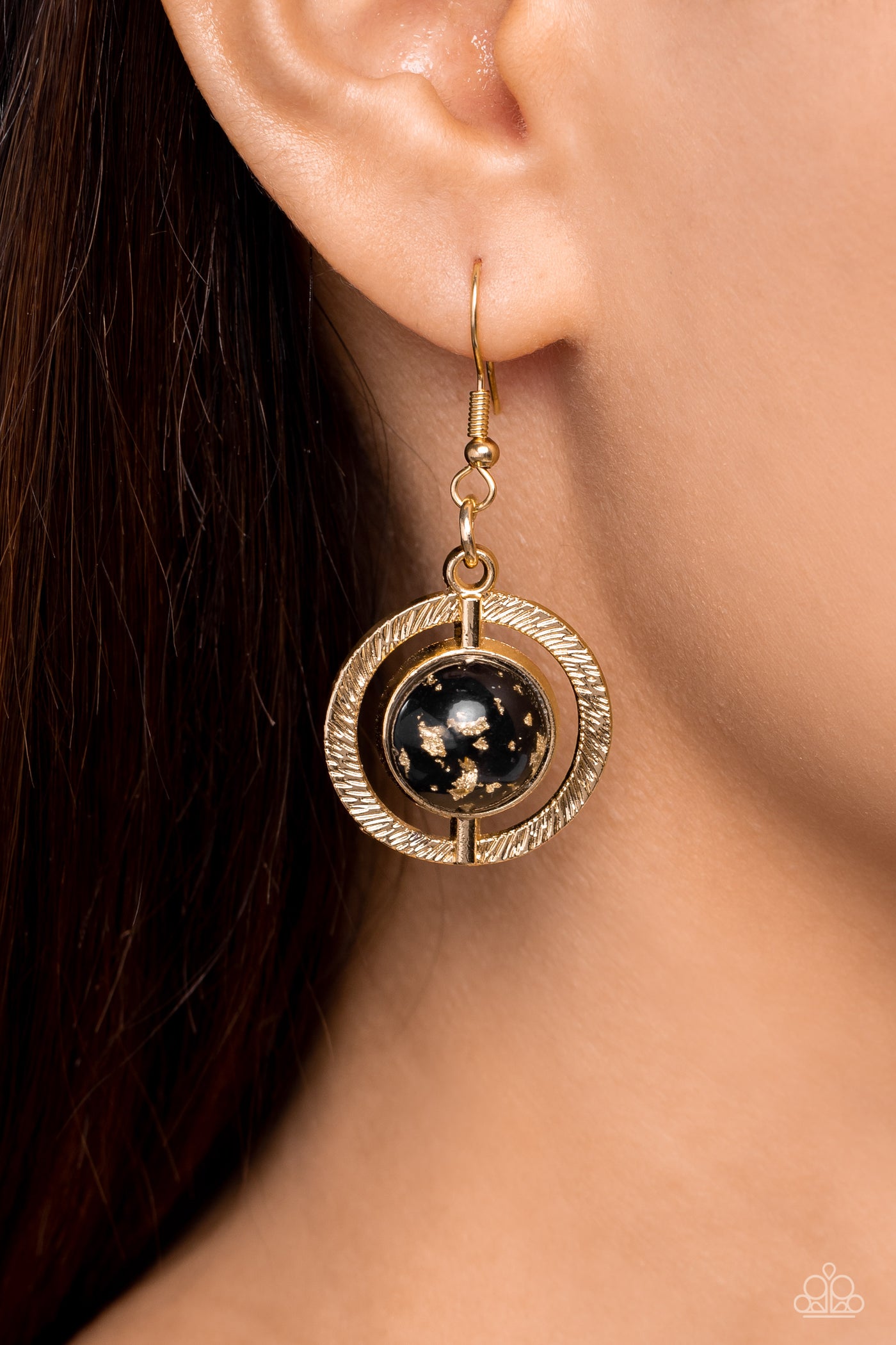 Paparazzi Sophisticated Showcase - Black