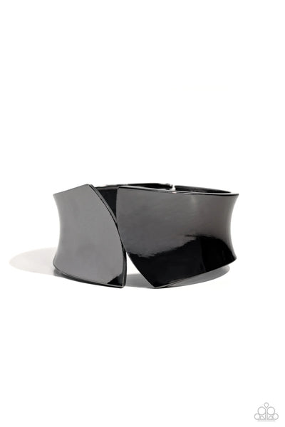 Paparazzi Sheared Sass - Black
