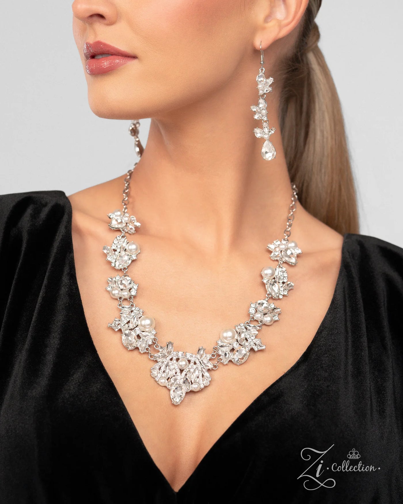 Paparazzi 2024 Zi Collection The Aleshia - White
