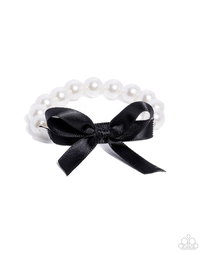 Paparazzi Serene Substance - Black