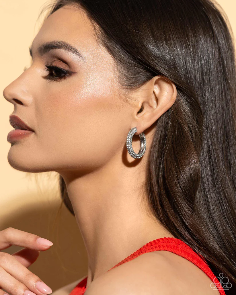 Paparazzi Glowing Praise - White