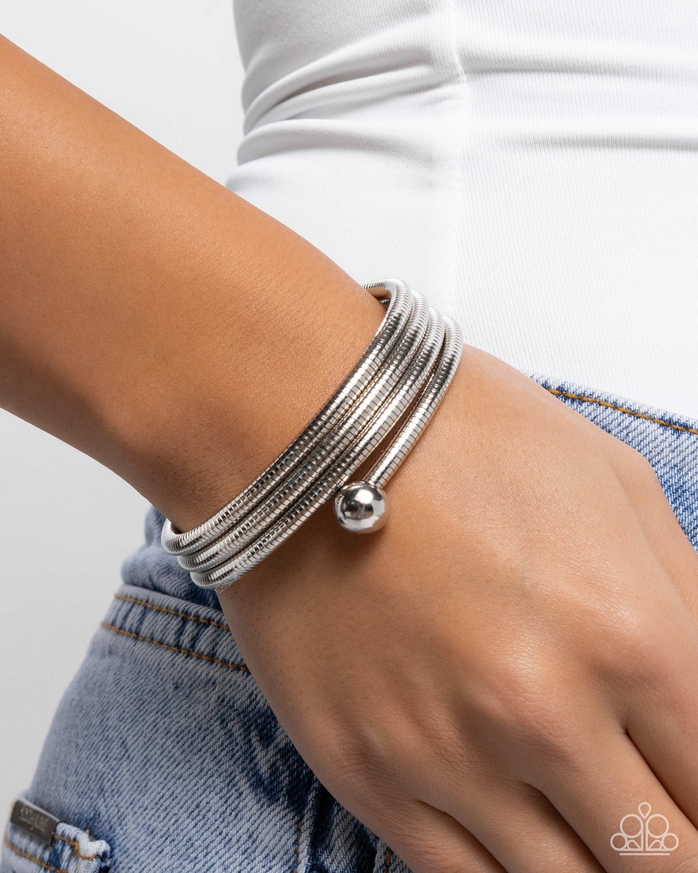 Paparazzi Calmly Coiled - Silver