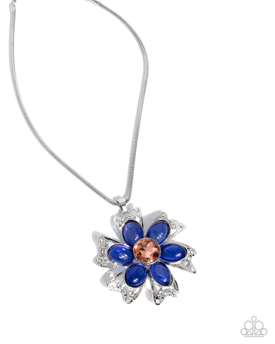 Paparazzi Floral Figurehead