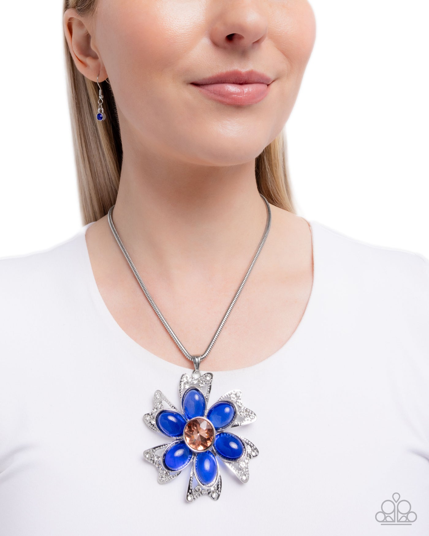 Paparazzi Floral Figurehead
