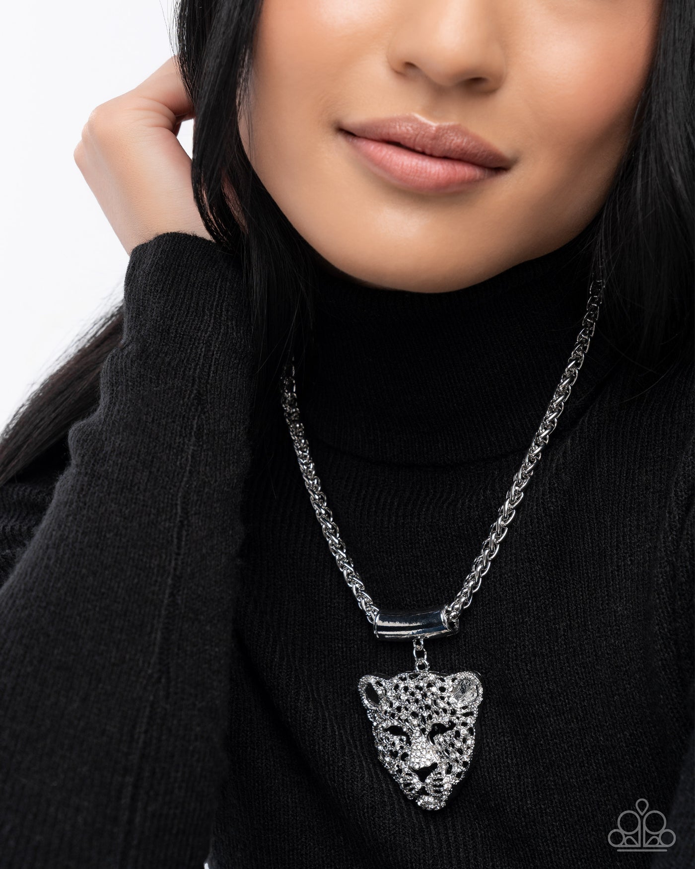 Paparazzi Leopard Luminescence - Black