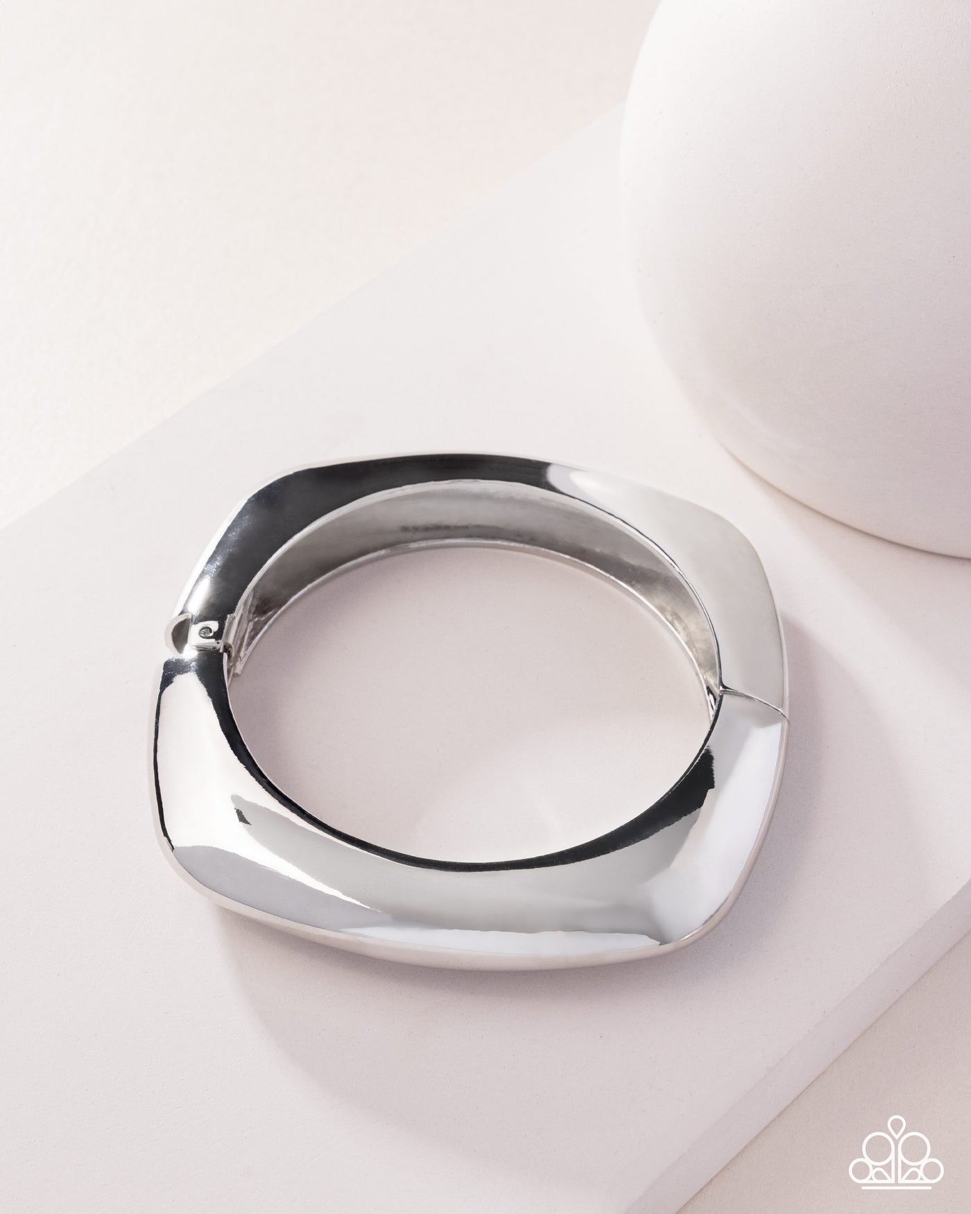 CONVENTION 2025 Paparazzi Rounded Reflection - Silver