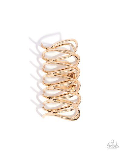 Paparazzi Scalloped Showstopper - Gold