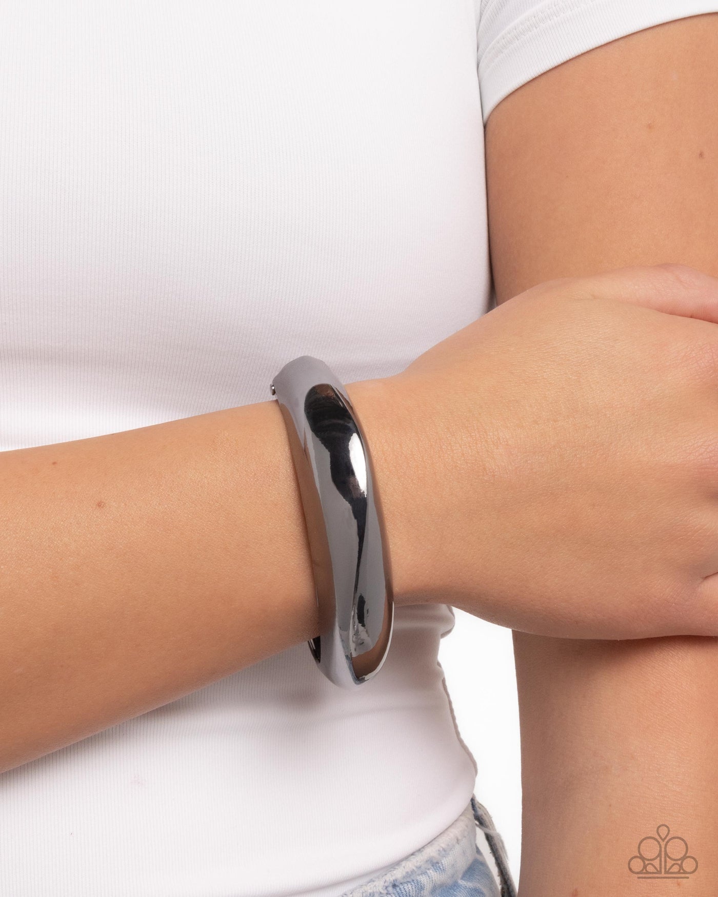 Paparazzi Sleek Sojourn - Black