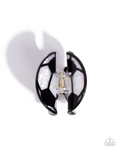 Paparazzi Soccer Shimmer - Black