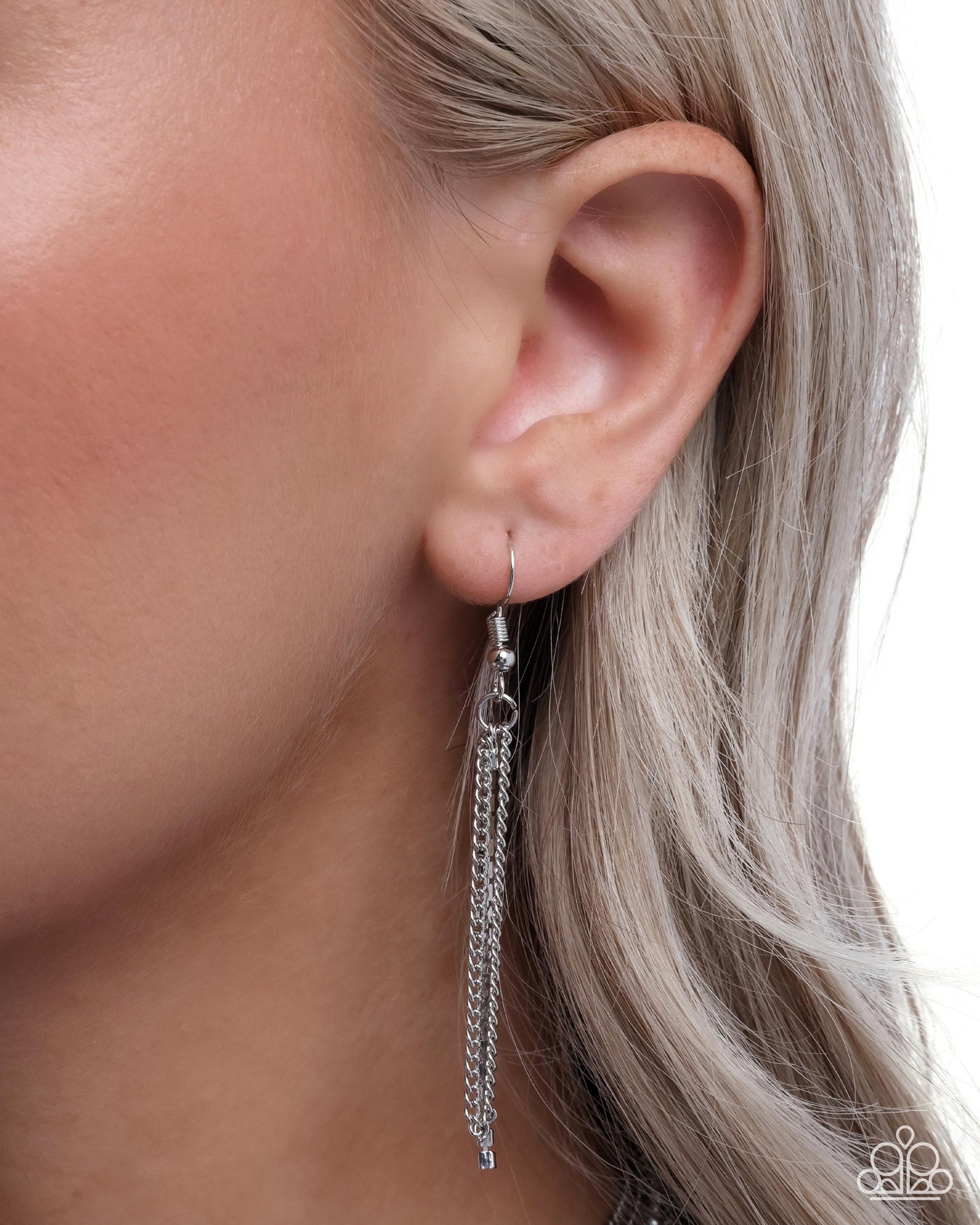 Paparazzi Twisted Tapestry - White