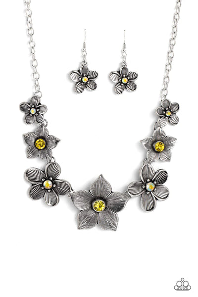 Paparazzi Free FLORAL