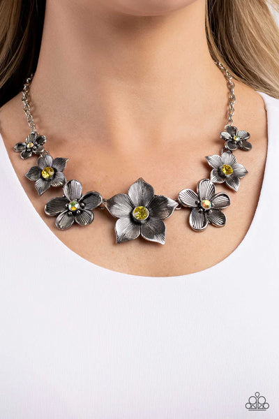 Paparazzi Free FLORAL