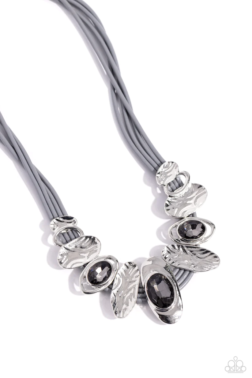 Paparazzi Sliding Splendor - Silver