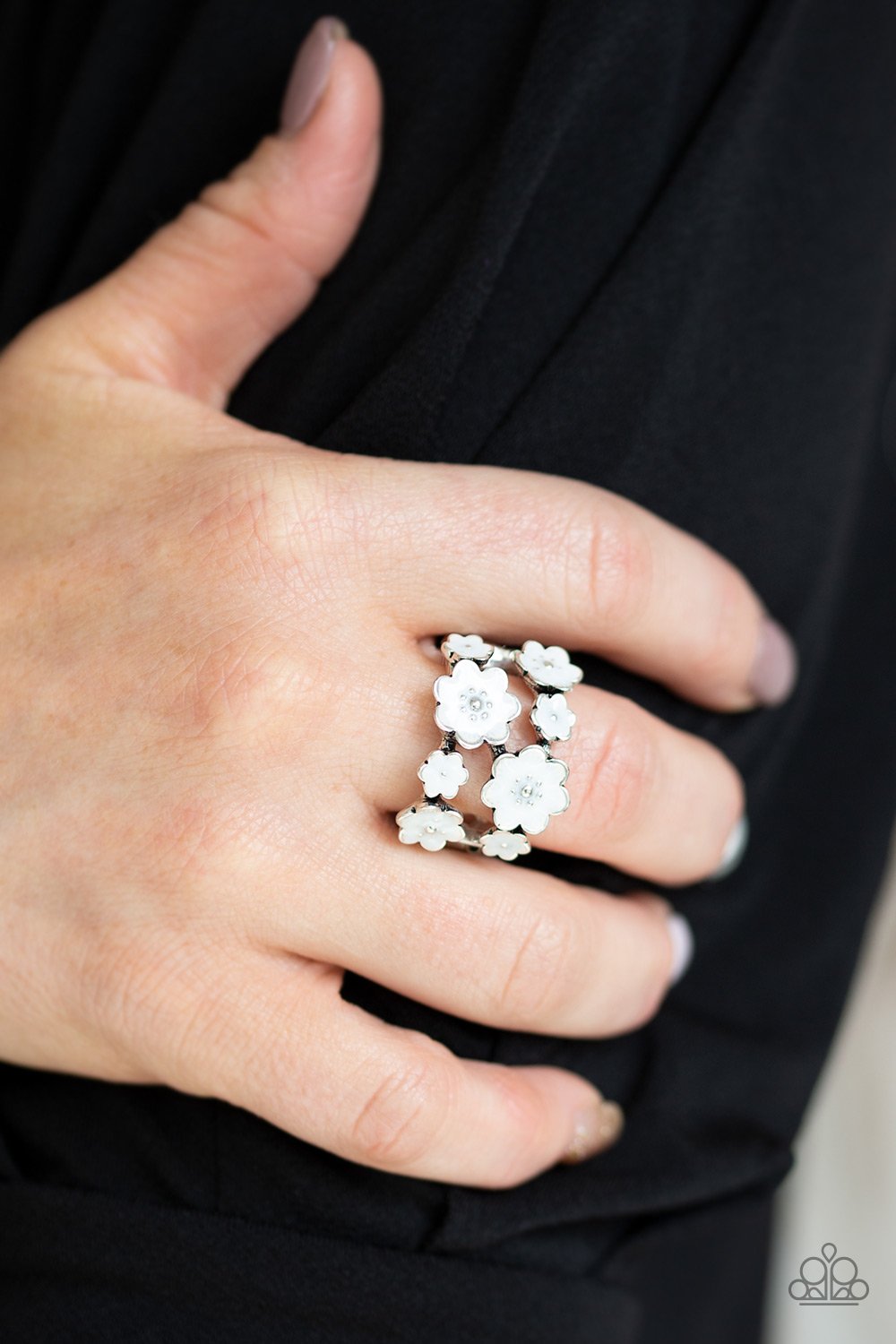 Paparazzi Floral Crowns - White Flowers - Dainty Band Ring
