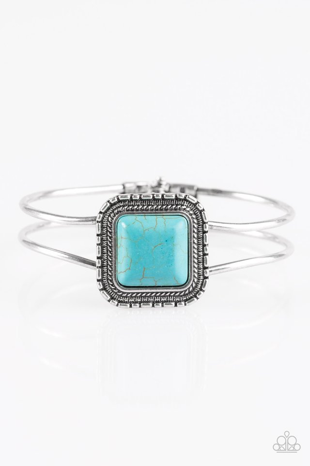 Paparazzi Hit A Plateau - Studio Bling by Glam With Mack