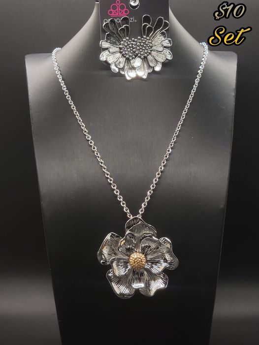 Floral Set Earring & Necklace