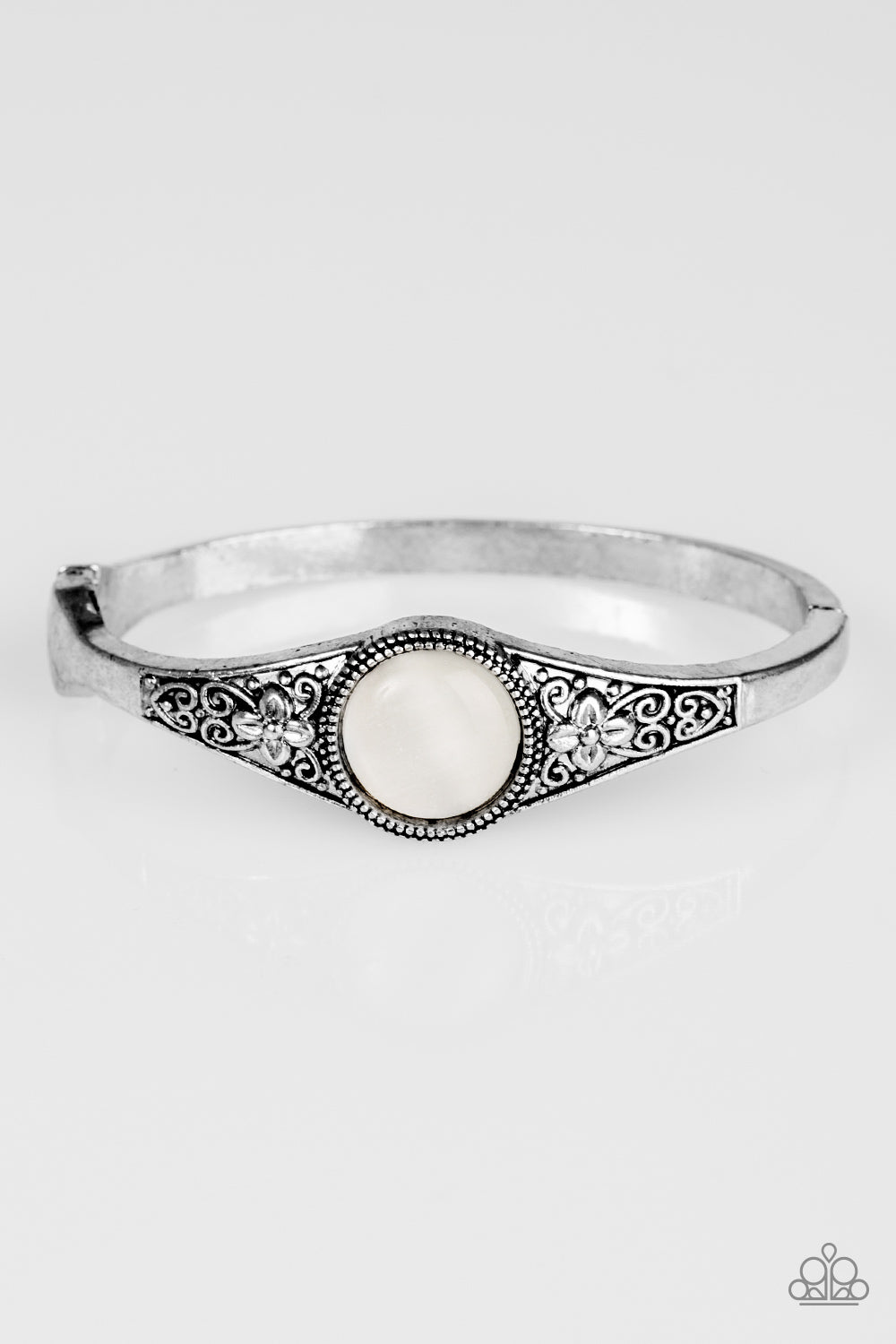 Paparzzi Modernly Meadow - White