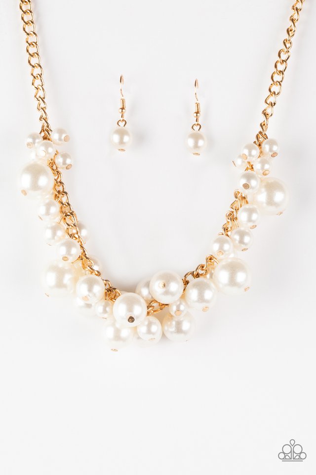 Paparazzi Glam Queen - Studio Bling by Glam With Mack