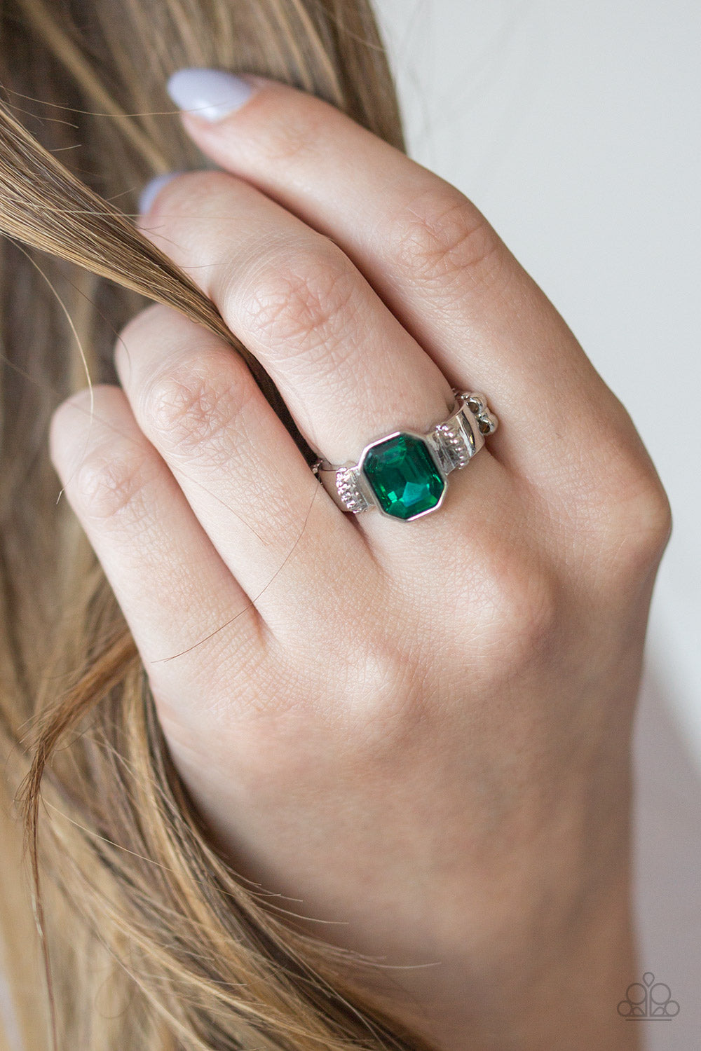 Paparazzi Accesories Regal Relic - Green