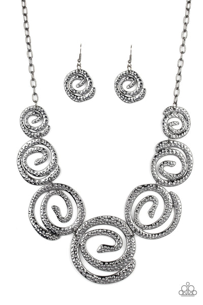 Paparazzi Statement Swirl - Black