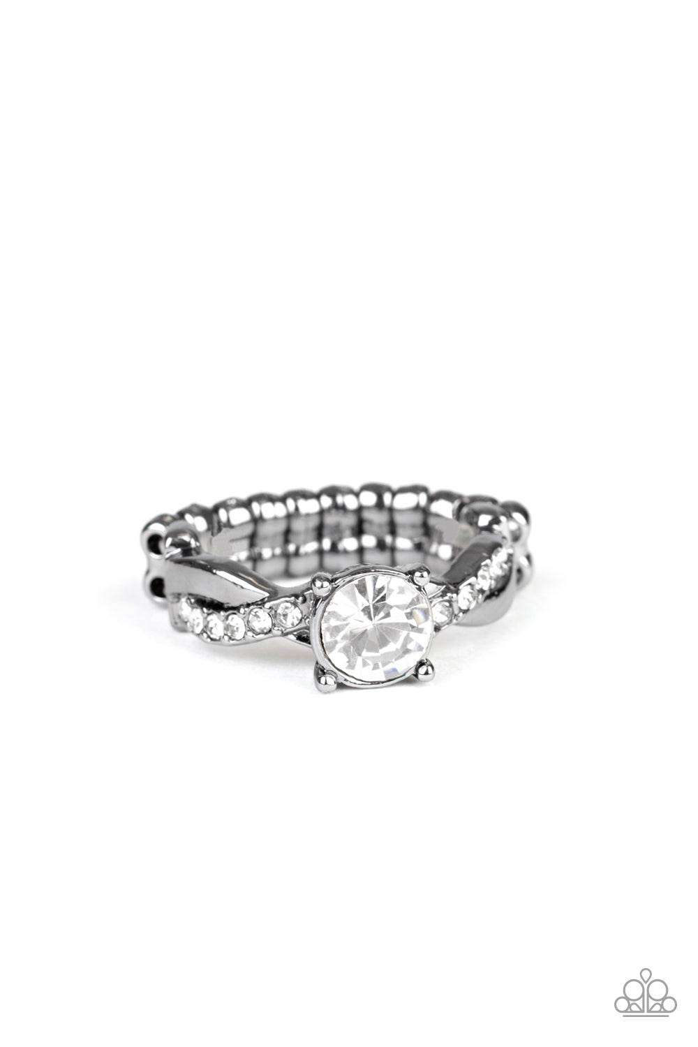 Paparazzi Prim and Proper - Black