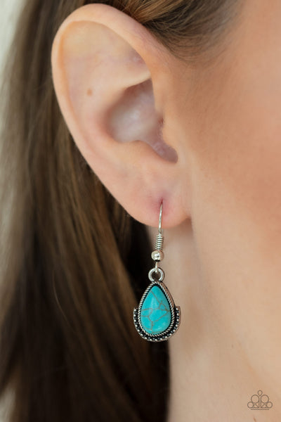 Paparazzi Stone Monument