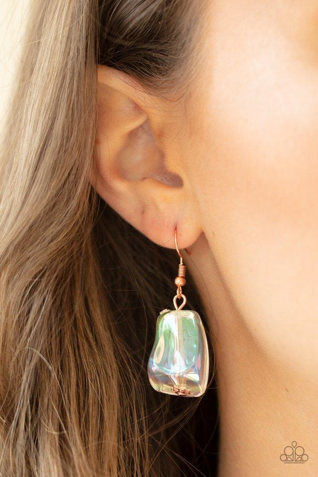 Paparazzi ~ Iridescently Ice Queen - Gold