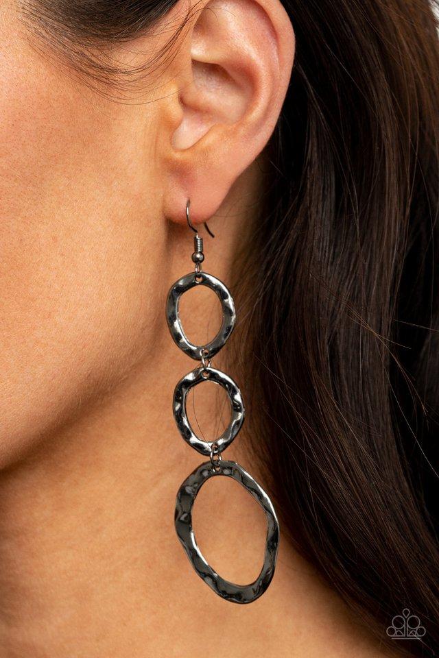 Paparazzi Earring ~ So OVAL It! - Black