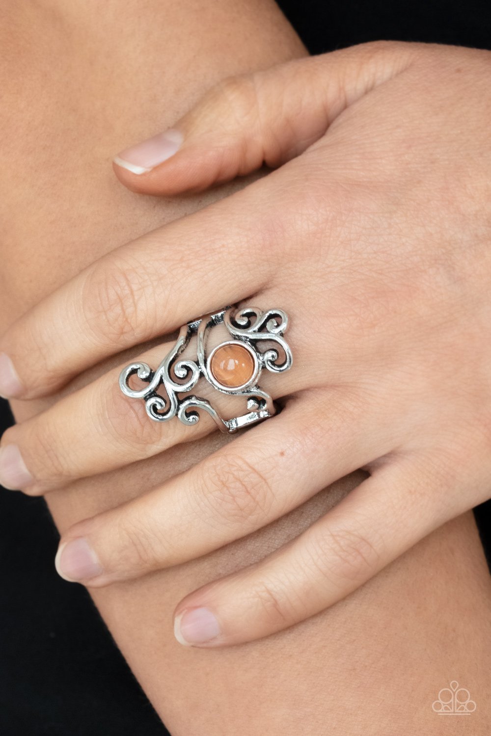Paparazzi Glimmering Grapevines - Orange