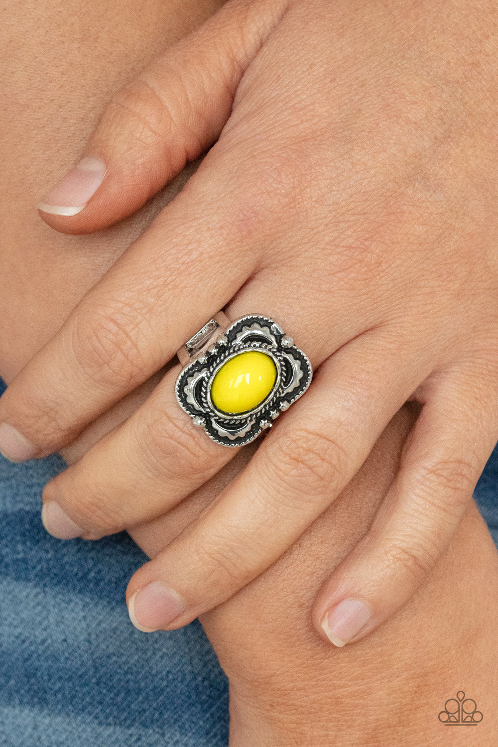Paparazzi Vivaciously Vibrant - Yellow