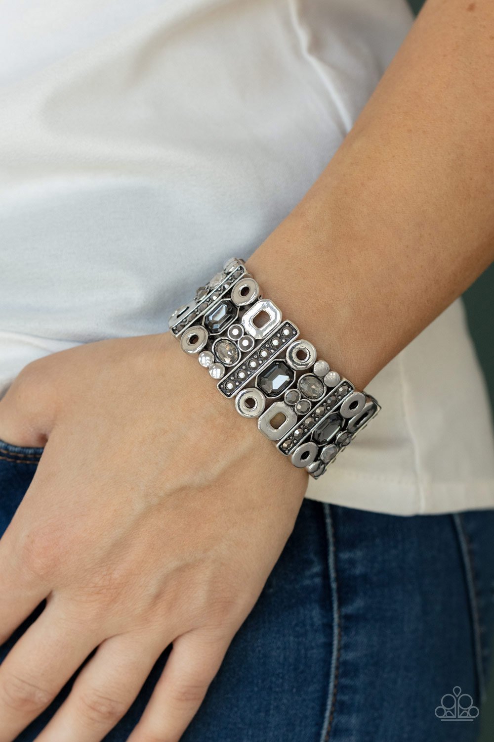 Paparazzi Dynamically Diverse - Bracelet