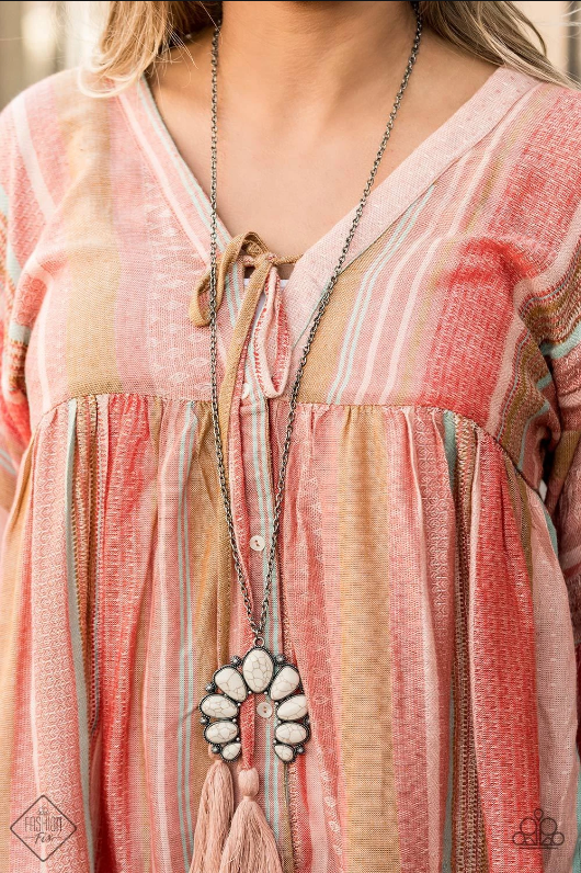 Paparazzi Stone Monument