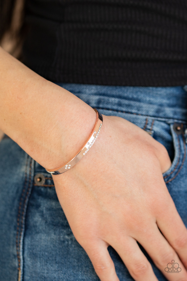 Paparazzi Dainty Dazzle - Rose Gold